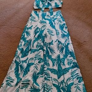2 pc SHEIN Green and White Wide Leg Pant set, size small